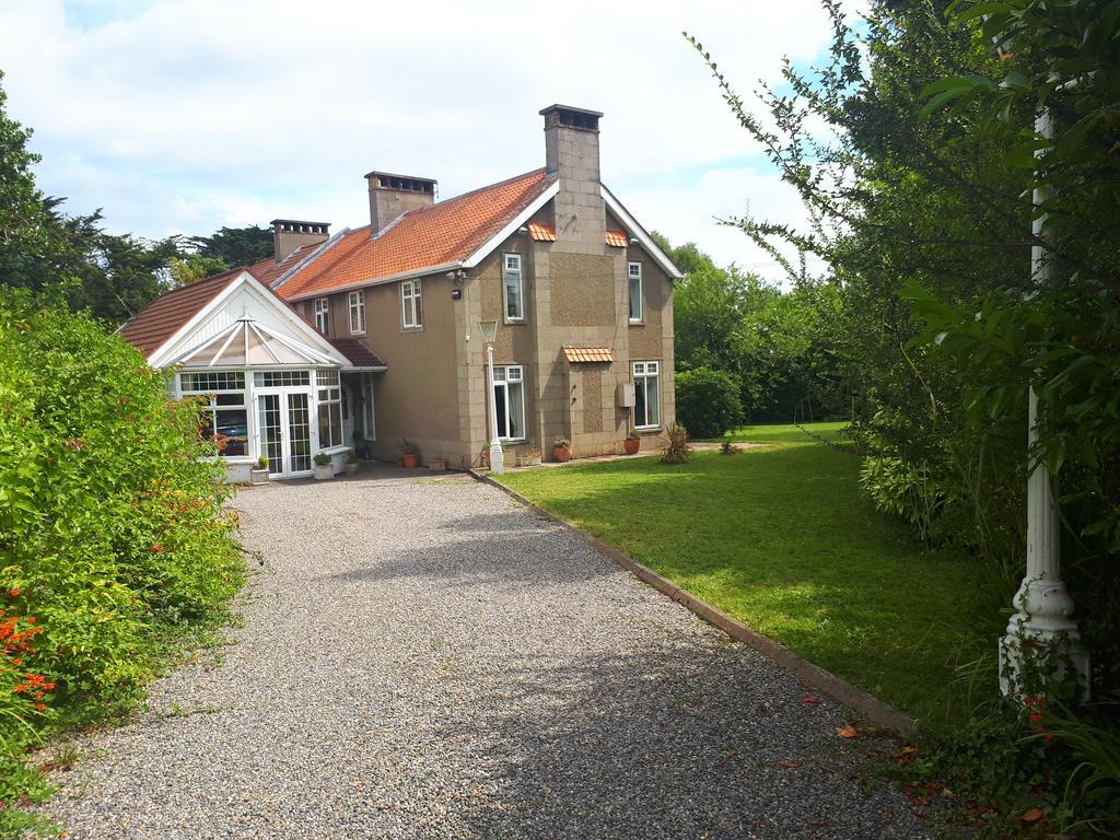 The Dell Dublin Bed & Breakfast Dun Laoghaire Exterior photo