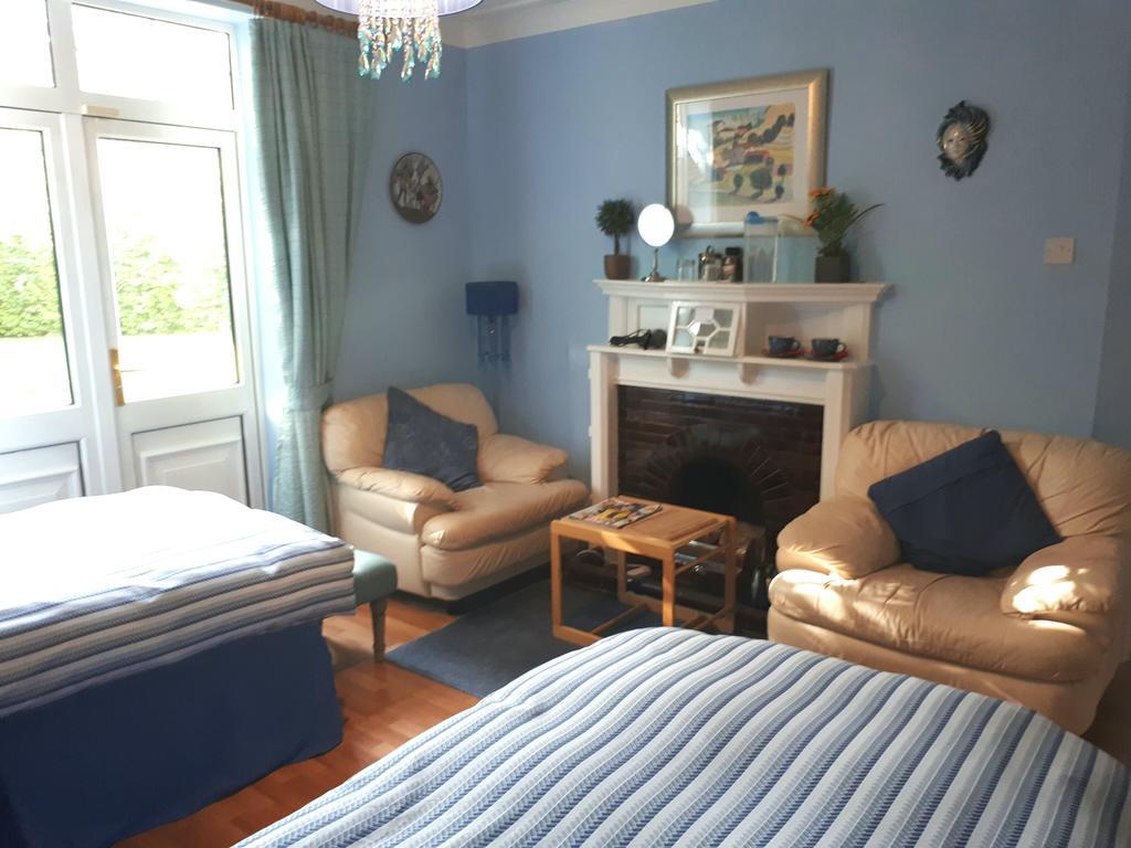 The Dell Dublin Bed & Breakfast Dun Laoghaire Exterior photo